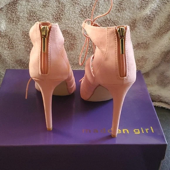 Steve Madden Pink suede heels - Picture 3 of 6